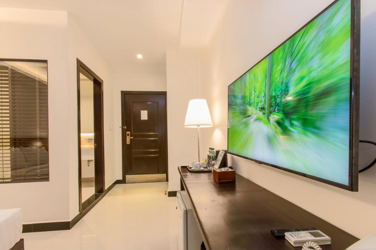 Hotel Cambodian Country Club Phnom Penh Esterno foto