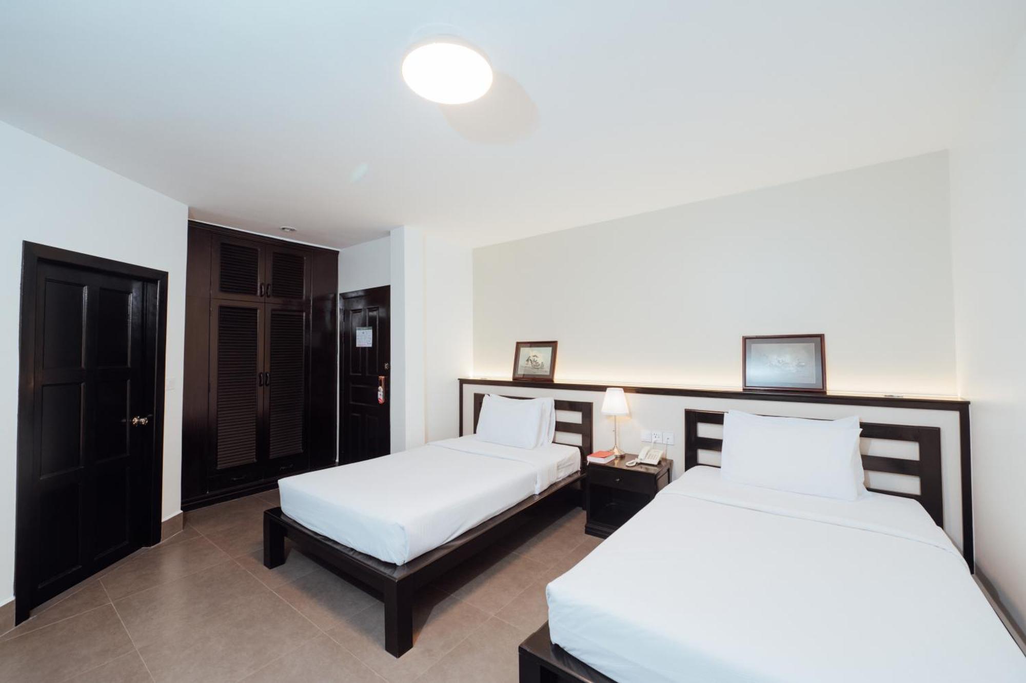 Hotel Cambodian Country Club Phnom Penh Esterno foto