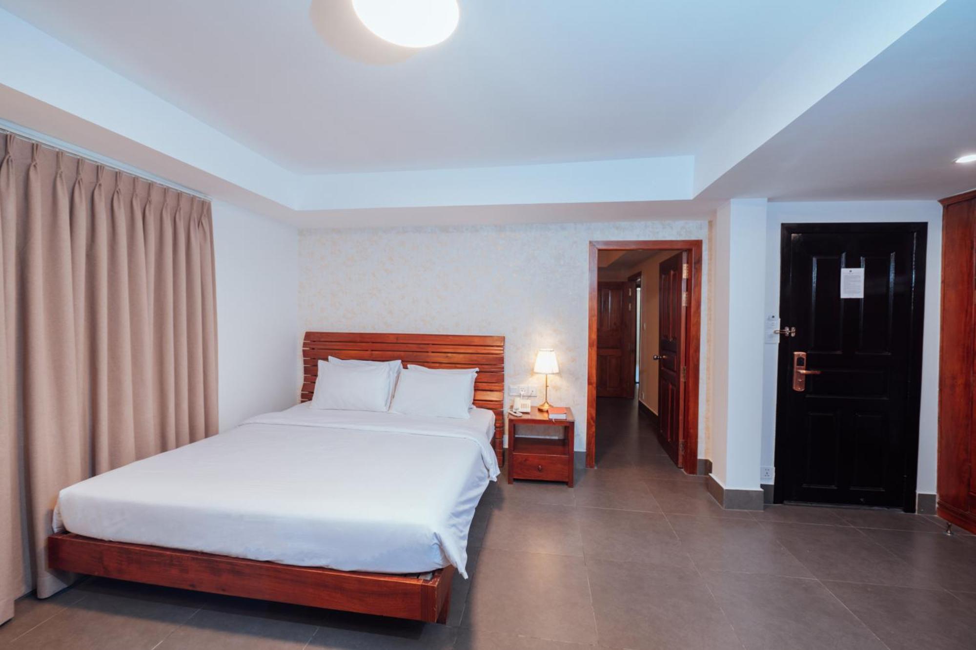 Hotel Cambodian Country Club Phnom Penh Esterno foto