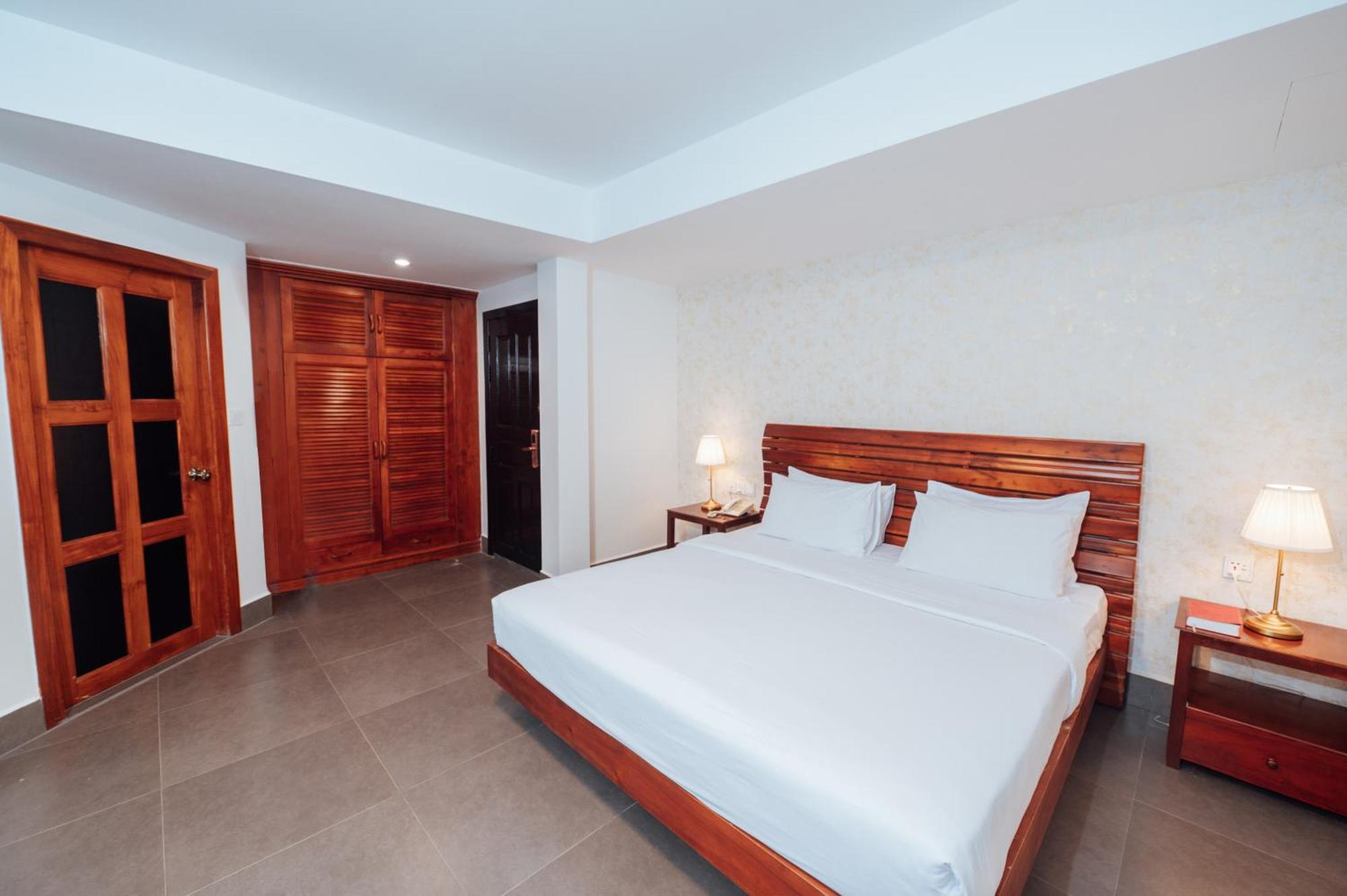 Hotel Cambodian Country Club Phnom Penh Esterno foto