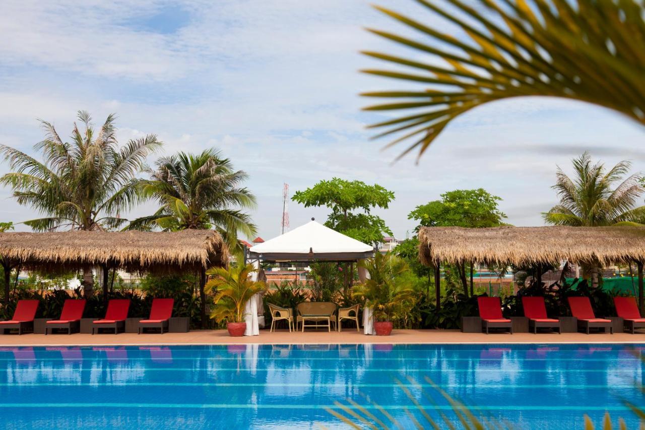 Hotel Cambodian Country Club Phnom Penh Esterno foto