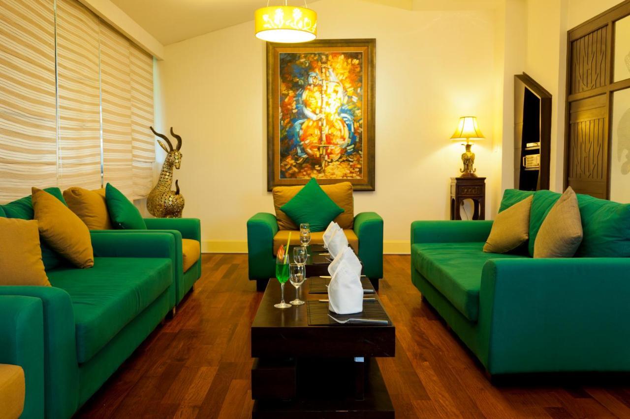 Hotel Cambodian Country Club Phnom Penh Esterno foto